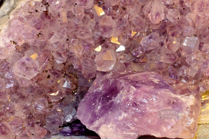 Drahé kameny a minerály