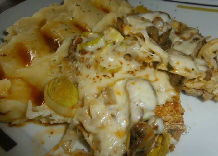 Kotlety s pórkem, žampiony a česnekem Kotlety s pórkem, žampiony a česnekem
